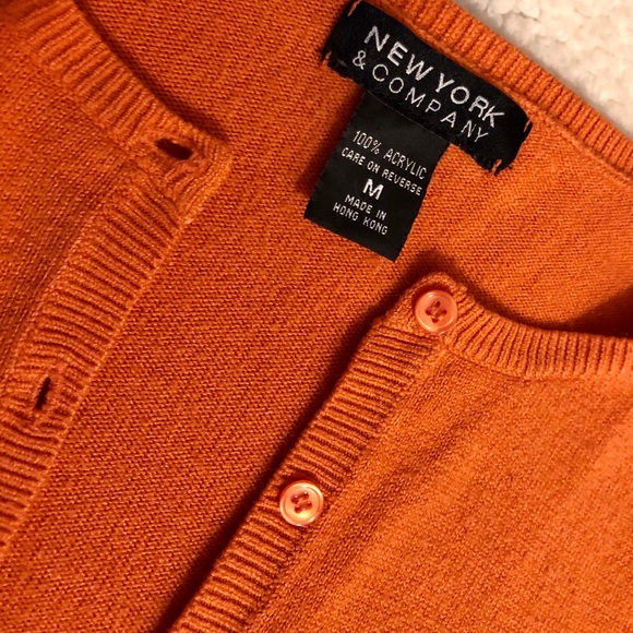 ⭐️4/$20⭐️ New York & Company Cardigan - Picture 2 of 3